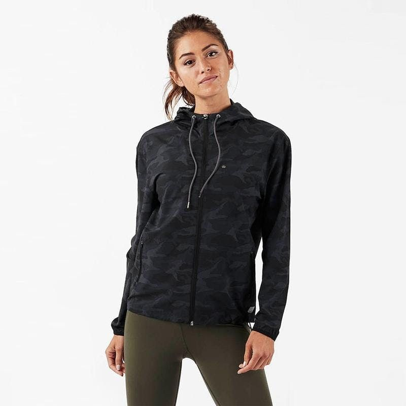 Vuori WOMEN'S OUTDOOR TRAINER BLACK CAMO